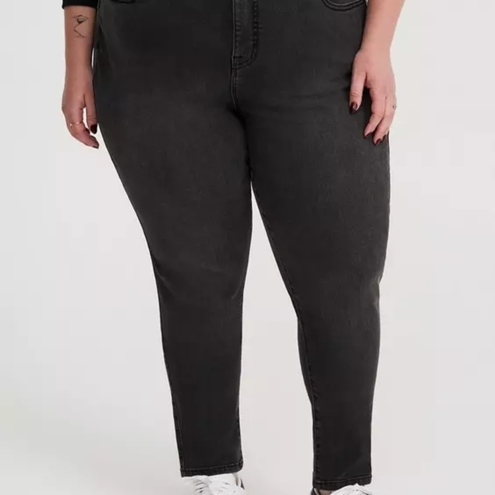 Torrid Premium LIGHT BLACK SKINNY Jeans Size 26R Plus Size